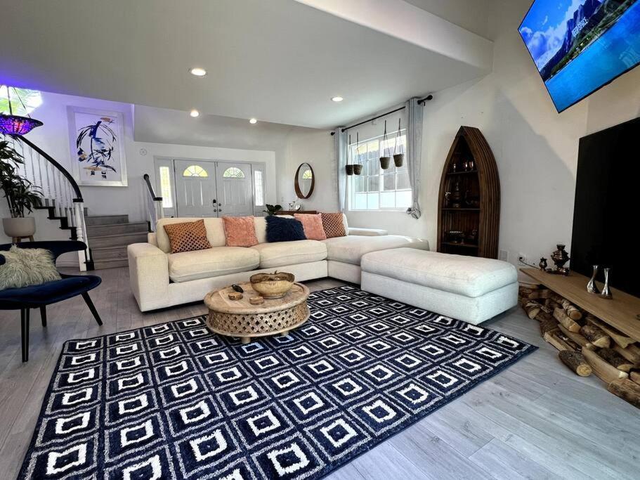 Stylish Mediterranean Villa, Pool, Jacuzzi, Hollywood & Malibu Bliss ลอสแอนเจลิส ภายนอก รูปภาพ